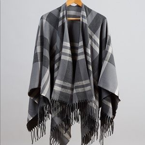 ** O/S SOFT GRAY PLAID VISCOSE PONCHO **